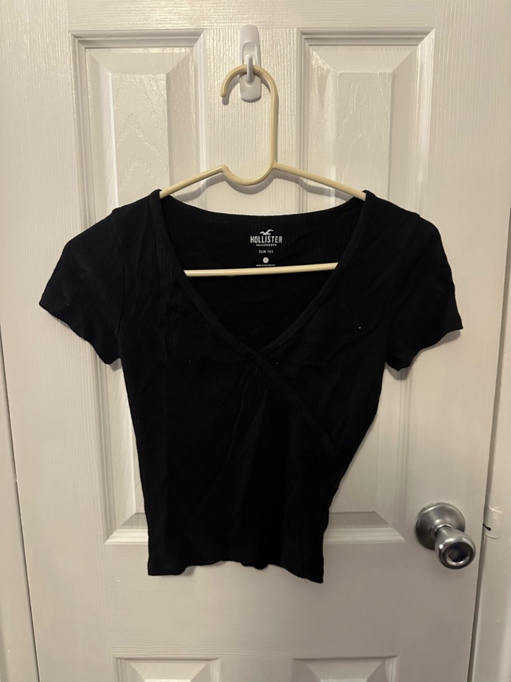 Hollister Black Ribbed V-Neck Short Sleeve Tee